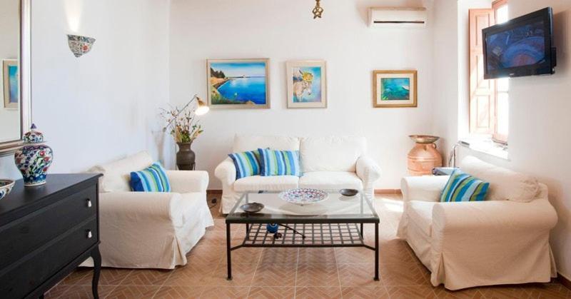 Villa Lindos エクステリア 写真