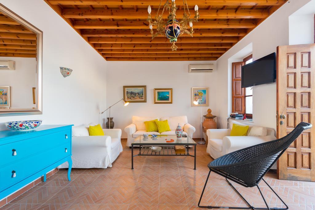 Villa Lindos エクステリア 写真