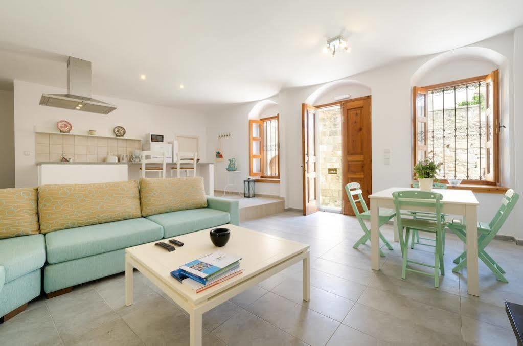 Villa Lindos エクステリア 写真